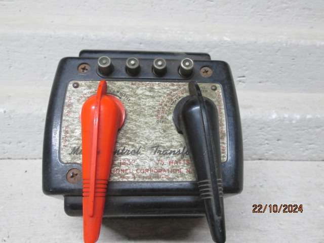 O SCALE - LIONEL - 75WATT TRANFORMER / CONTROLLER