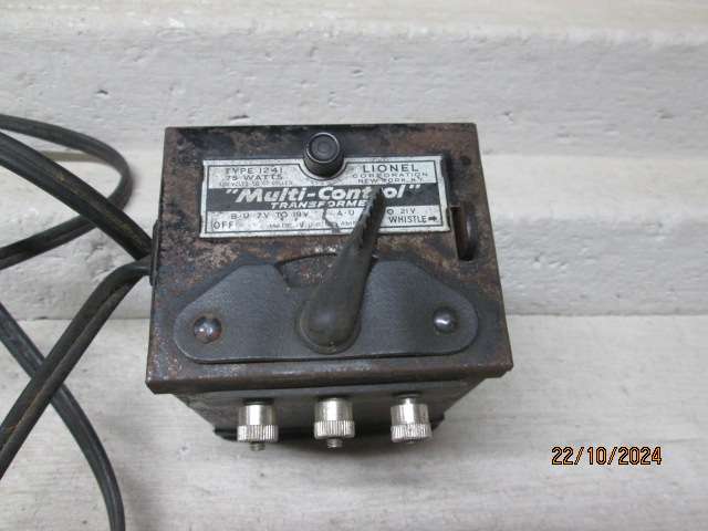 O SCALE - LIONEL - 75WATT TRANFORMER / CONTROLLER