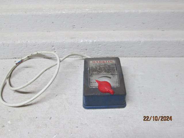 HO SCALE - MARKLIN - 10VA CONTROLLER / TRANSFORMER