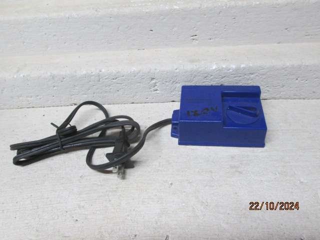 HO SCALE - LIFELIKE - CONTROLLER / TRANSFORMER - 120VOLT - AC