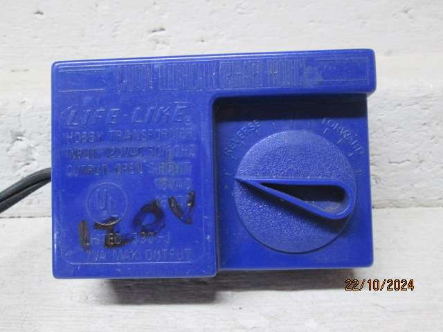 HO SCALE - LIFELIKE - CONTROLLER / TRANSFORMER - 120VOLT - AC