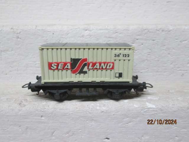 HO SCALE - LIMA - GOODS WITH SEALAND CONTAINER
