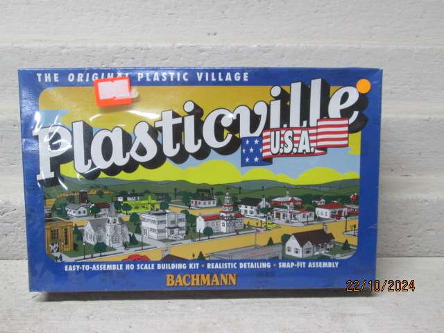 HO SCALE - BACHMANN - CONTEMPORARY HOUSE - KIT - BOXED