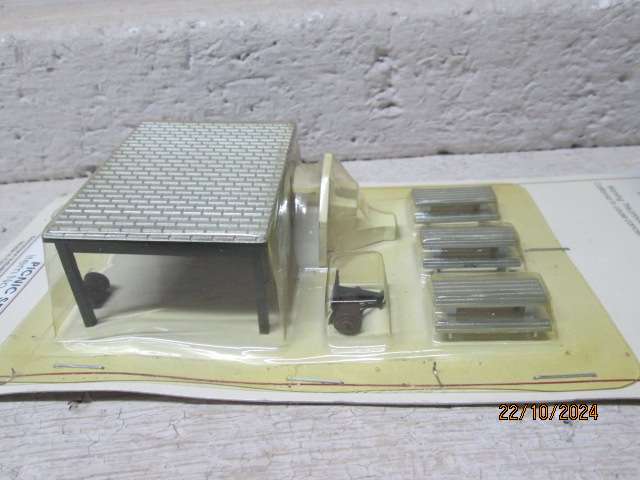 HO SCALE - BACHMANN - PICNIC SET - BOXED