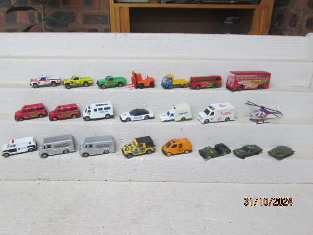 DIE CAST VEHICLES - X22