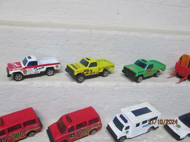 DIE CAST VEHICLES - X22