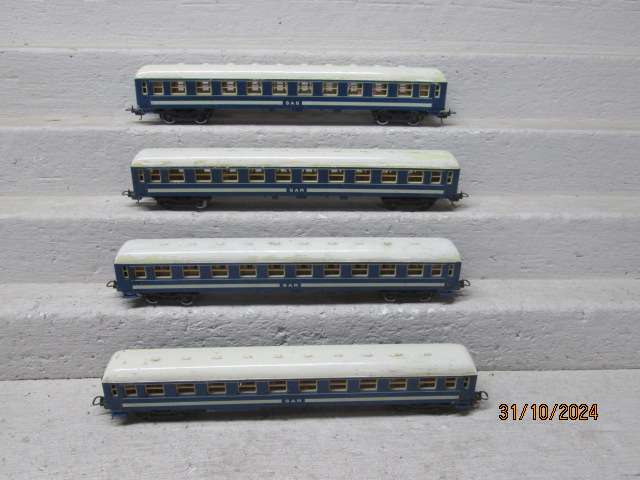 HO SCALE - LIMA - SAR - BLUE TRAIN COACHES - X4