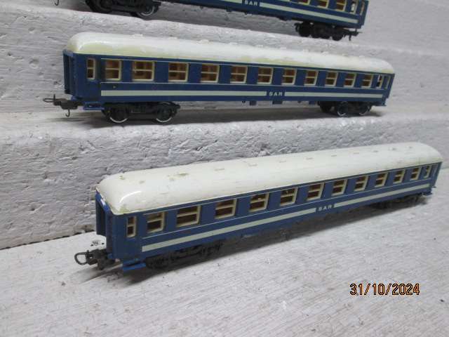 HO SCALE - LIMA - SAR - BLUE TRAIN COACHES - X4