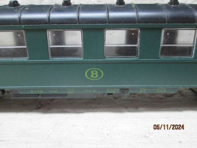 HO SCALE - FLEISCHMANN - GREEN PASSENGER COACHES - X4
