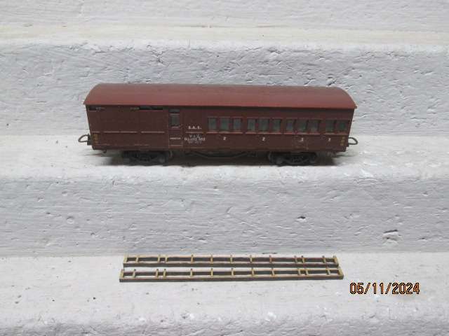 HO SCALE - LIMA - SAR - V8 GUARDS VAN