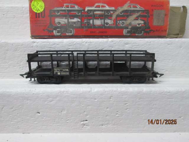 HO SCALE : JOUEF : CAR CARRIER WAGON- BOXED