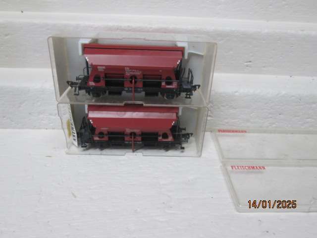 HO SCALE - FLEISCHMANN - X2 HOPPERS - BOXED
