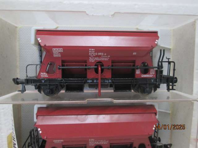 HO SCALE - FLEISCHMANN - X2 HOPPERS - BOXED