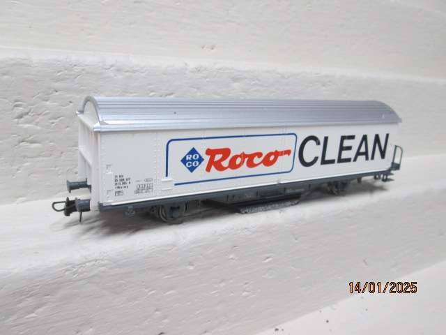 HO SCALE - ROCO - TRACK CLEANER WAGON - BOXED