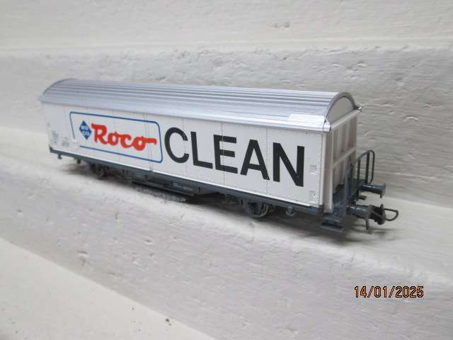 HO SCALE - ROCO - TRACK CLEANER WAGON - BOXED