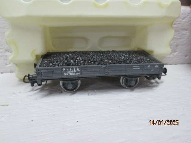 HO SCALE - RIVEROSSI - X2 OPEN GOODS WITH COAL LOAD - BOXED