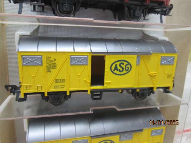 HO SCALE - FLEISCHMANN - X3 GOODS WAGONS - BOXED