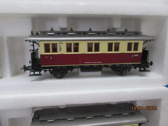 HO SCALE - ROCO - X5 SHORT PASSENGER COACHES - BOXED