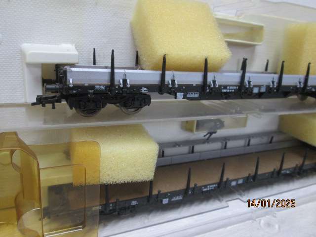 HO SCALE - FLEISCHMANN - X2 LONG FLAT WAGONS - BOXED