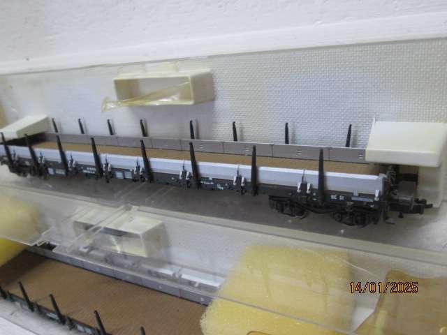 HO SCALE - FLEISCHMANN - X2 LONG FLAT WAGONS - BOXED