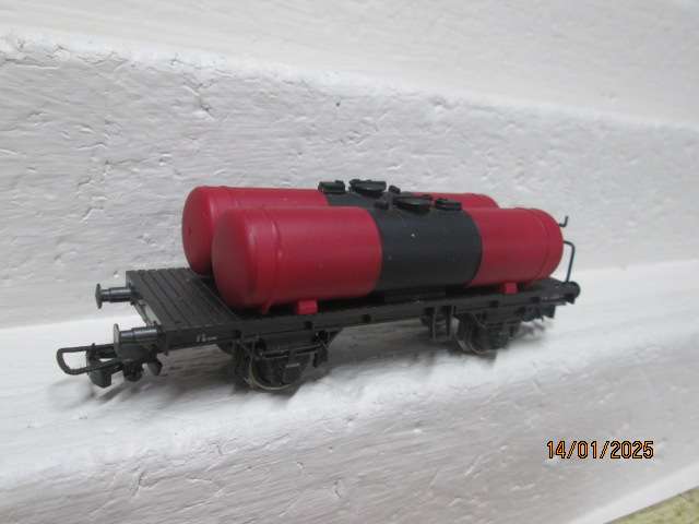 HO SCALE - RIVEROSSI - TWIN TANKER WAGON - BOXED