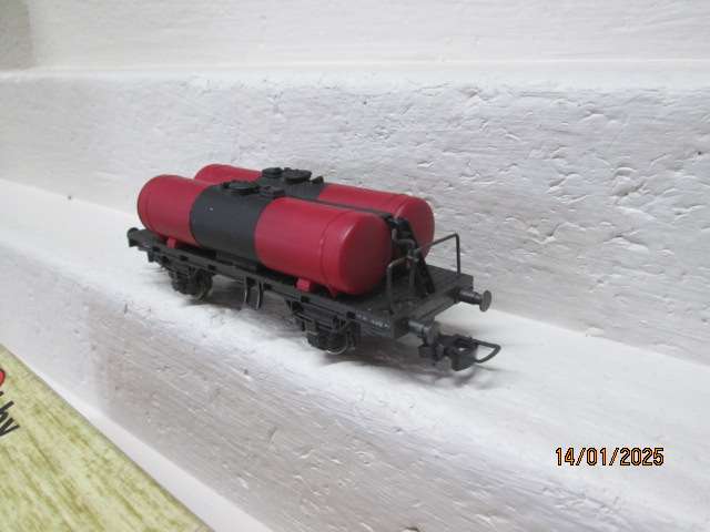 HO SCALE - RIVEROSSI - TWIN TANKER WAGON - BOXED