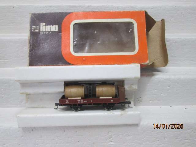 HO SCALE - LIMA - TWIN BARREL WAGON - BOXED