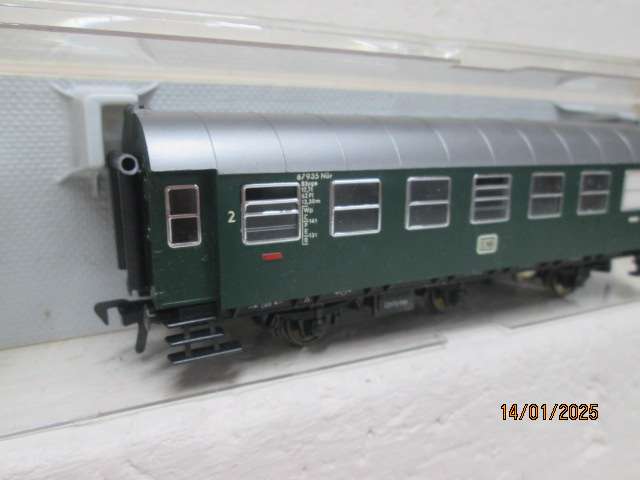 HO SCALE - FLEISCHMANN - DB SECOND CLASS 3 AXLE COACH - BOXED