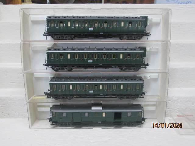 HO SCALE - FLEISCHMANN - WESTERLAND COACHES X4 - BOXED