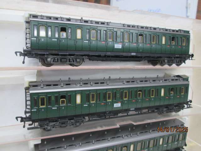 HO SCALE - FLEISCHMANN - WESTERLAND COACHES X4 - BOXED