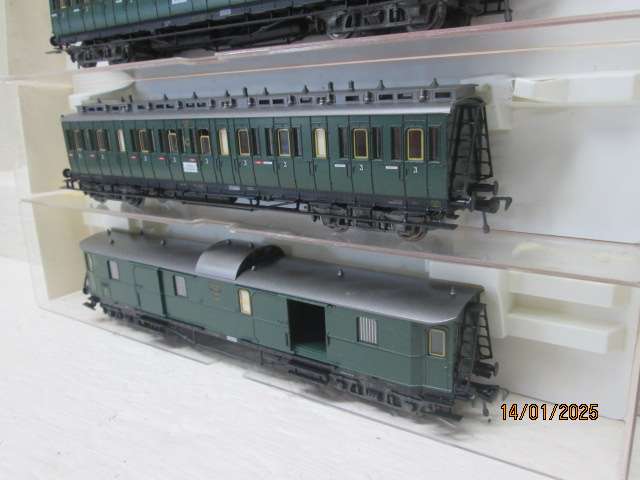 HO SCALE - FLEISCHMANN - WESTERLAND COACHES X4 - BOXED
