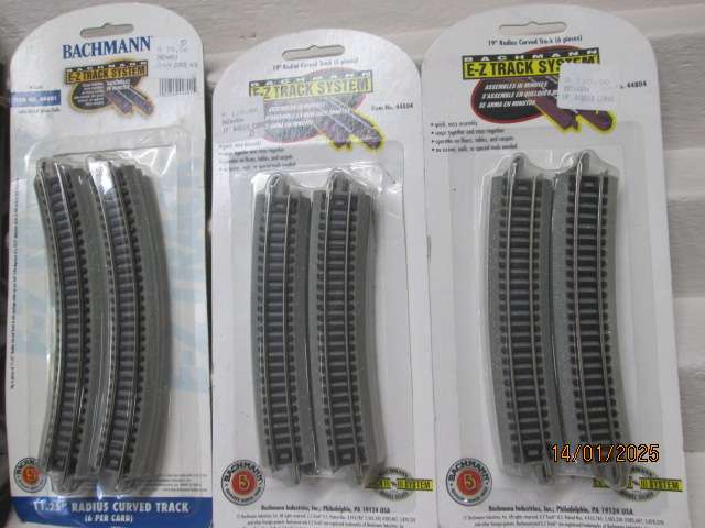 N SCALE - BACHMANN - EZ TRACK - X30 PIECES - BOXED