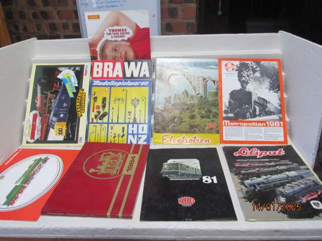 VARIOUS MODEL TRAIN CATALOGUES - X9