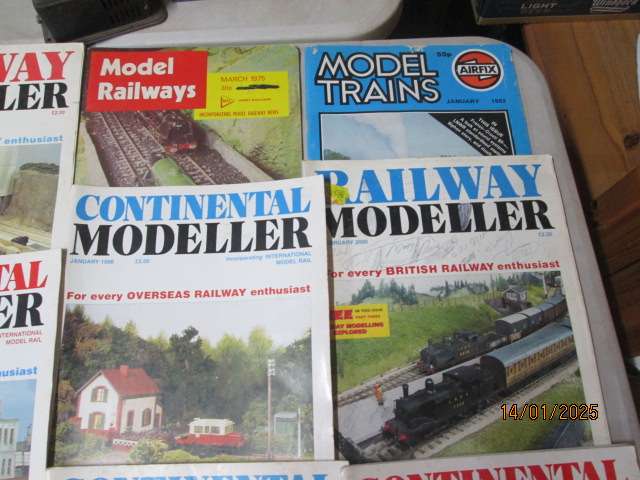 VARIOUS MODEL TRAIN MAGAZINES - X12