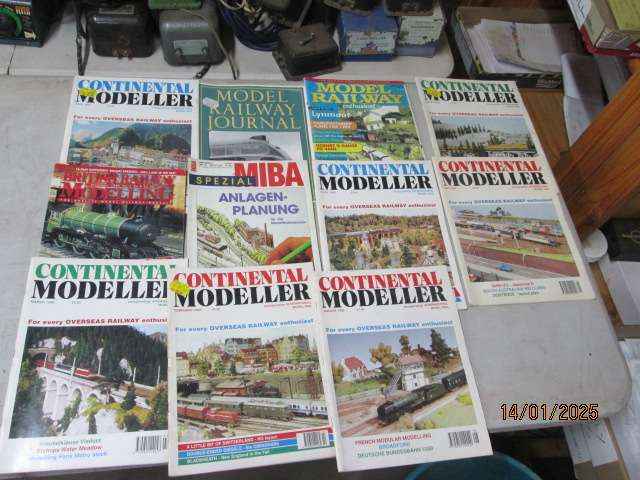 VARIOUS MODEL TRAIN MAGAZINES - X11