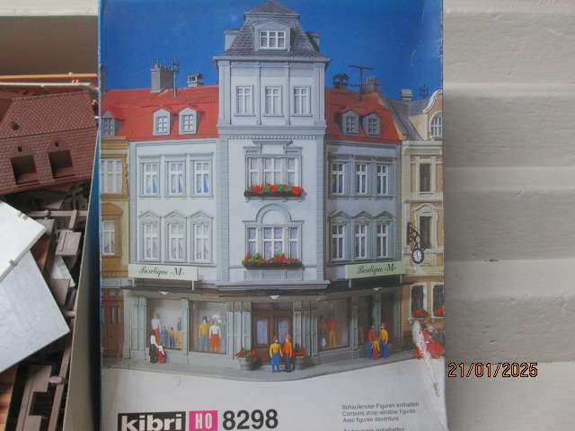 HO SCALE - KIBRI - CORNER SHOP - KIT -  BOXED NO.8298
