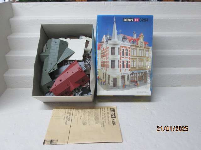 HO SCALE - KIBRI - CORNER SHOP - KIT -  BOXED NO.8294