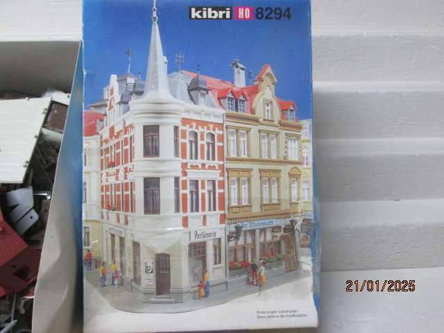 HO SCALE - KIBRI - CORNER SHOP - KIT -  BOXED NO.8294