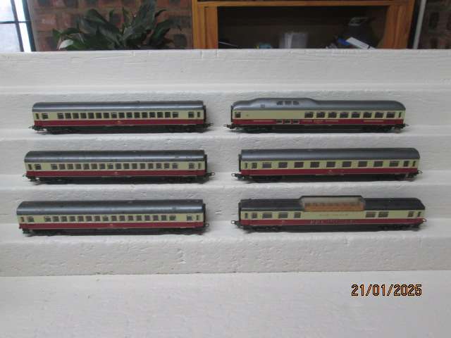 HO SCALE - LIMA - RHEINGOLD PASSENGER SET OF X6 COACHES