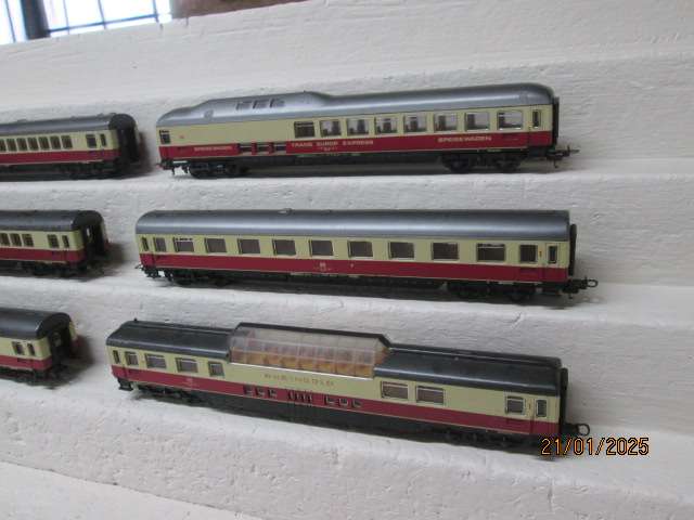 HO SCALE - LIMA - RHEINGOLD PASSENGER SET OF X6 COACHES
