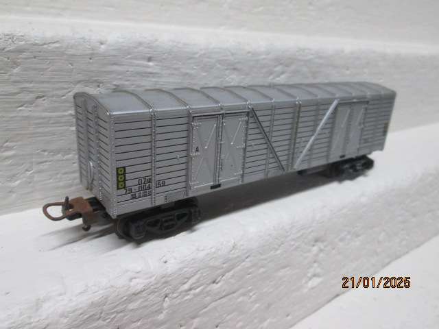 HO SCALE - LIMA - SAR- SILVER OZ - BOX CAR