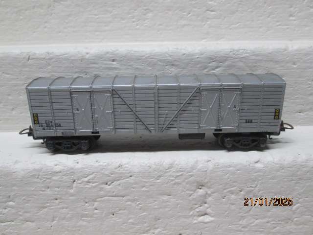 HO SCALE - LIMA - SAR- SILVER OZ - BOX CAR