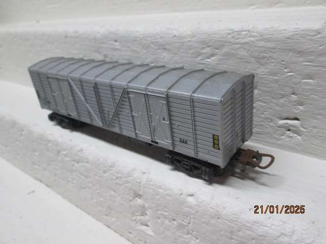 HO SCALE - LIMA - SAR- SILVER OZ - BOX CAR