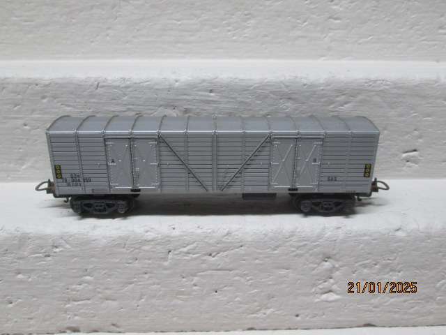 HO SCALE - LIMA - SAR- SILVER OZ - BOX CAR