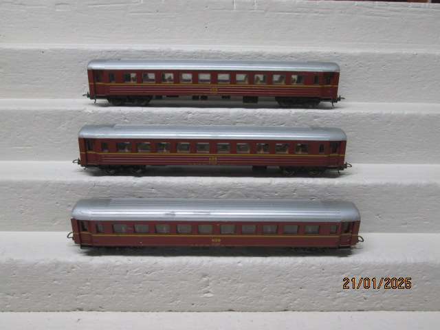 HO SCALE - LIMA - NSB - PASSENGER COACHES - X3
