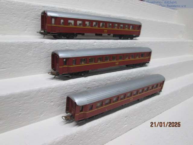 HO SCALE - LIMA - NSB - PASSENGER COACHES - X3