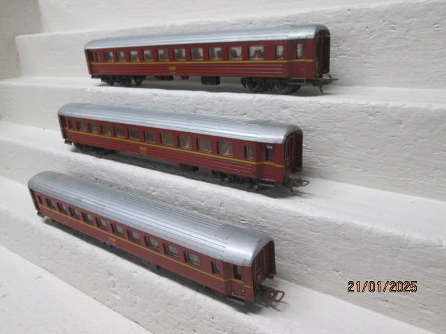 HO SCALE - LIMA - NSB - PASSENGER COACHES - X3