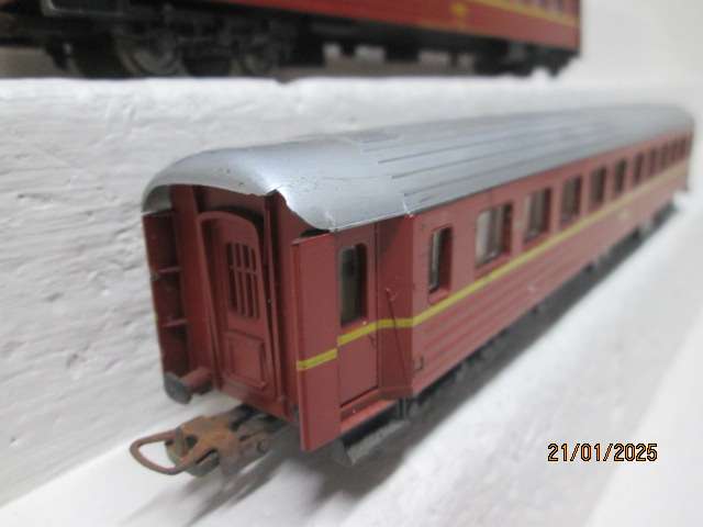 HO SCALE - LIMA - NSB - PASSENGER COACHES - X3