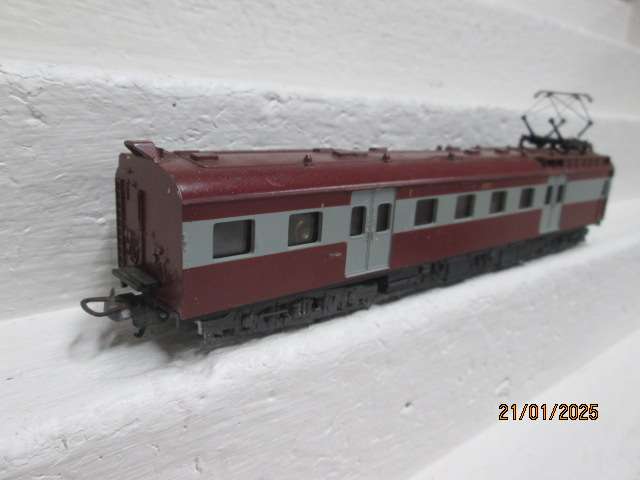 HO SCALE - LIMA - SAR - SUBURBAN POWER COACH