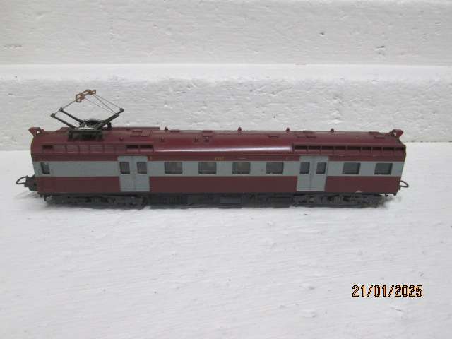 HO SCALE - LIMA - SAR - SUBURBAN POWER COACH